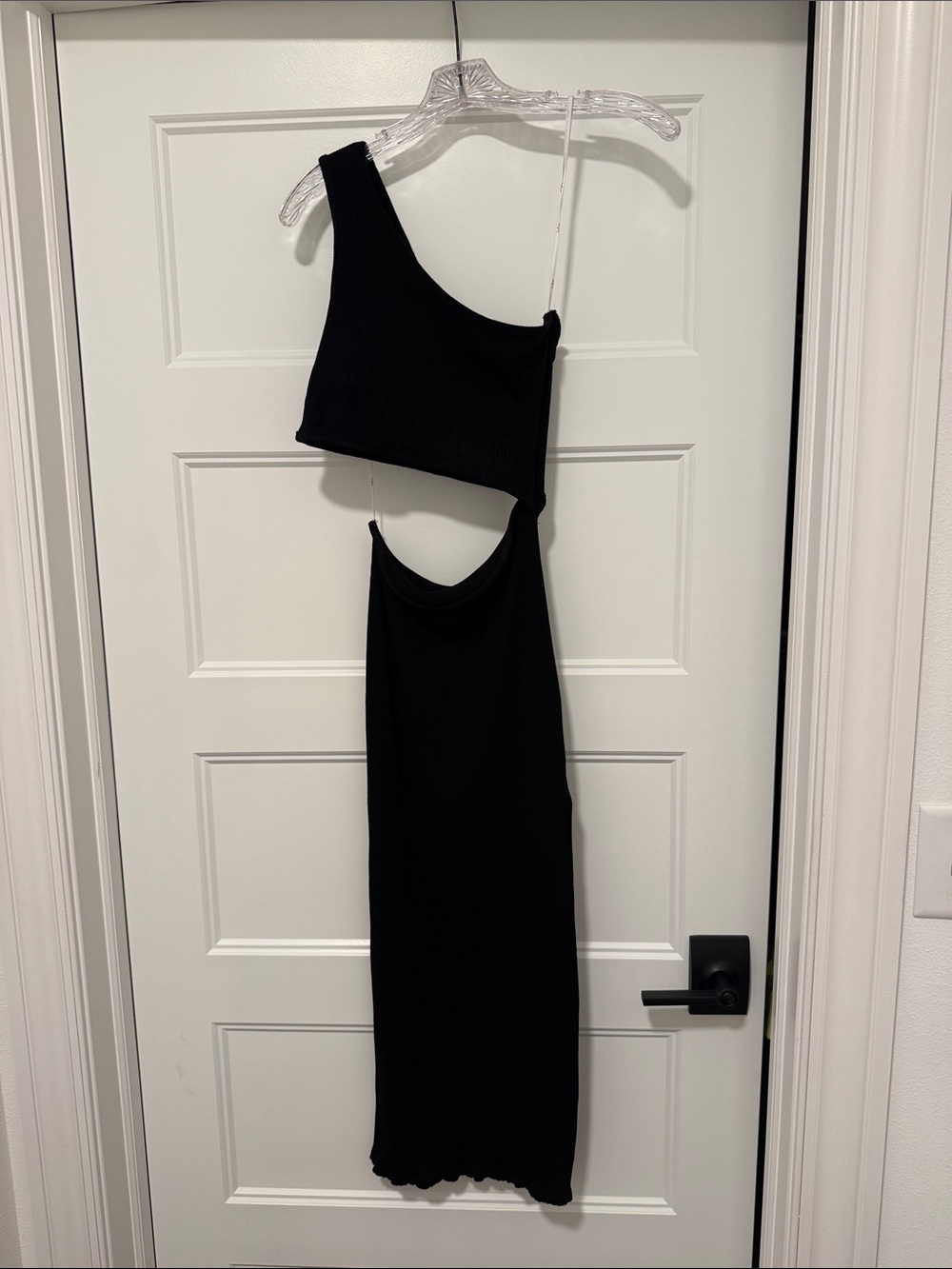 Lulu's Black One-Shoulder Cutout Midi Dress